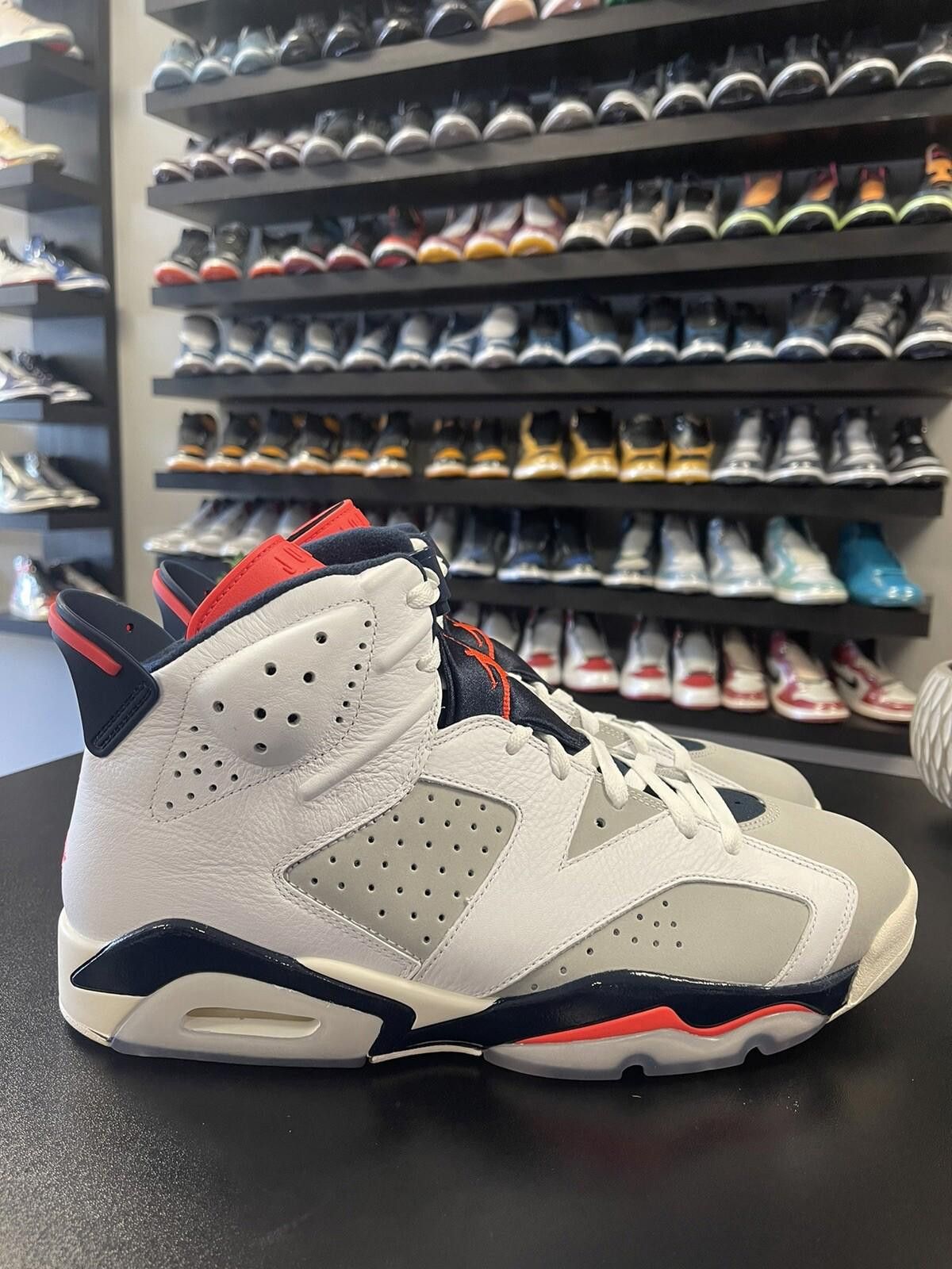 Jordan Brand Size 11.5 - Air Jordan 6 Retro “Tinker” Infrared 384664-104 Size US 11.5 / EU 44-45 - 3 Thumbnail