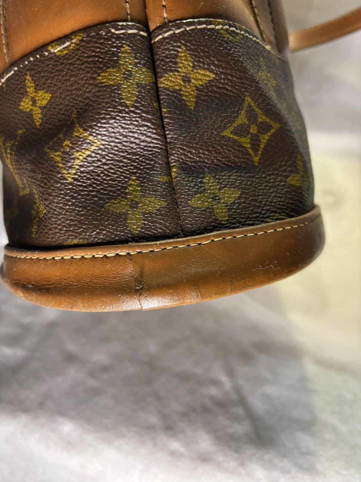 Louis Vuitton Vintage Louis Vuitton Bucket Size ONE SIZE - 10 Thumbnail
