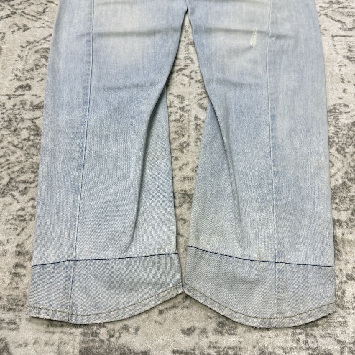 Levi's Vintage Levis enginereed Jeans Light Wash Twisted Seam Denim Size US 32 / EU 48 - 4 Thumbnail