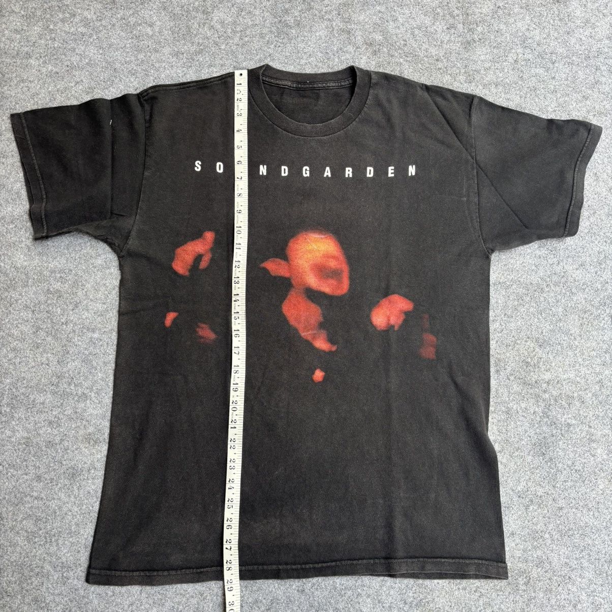 Band Tees Vintage Soundgarden Superunknown T shirt Size US M / EU 48-50 / 2 - 6 Thumbnail