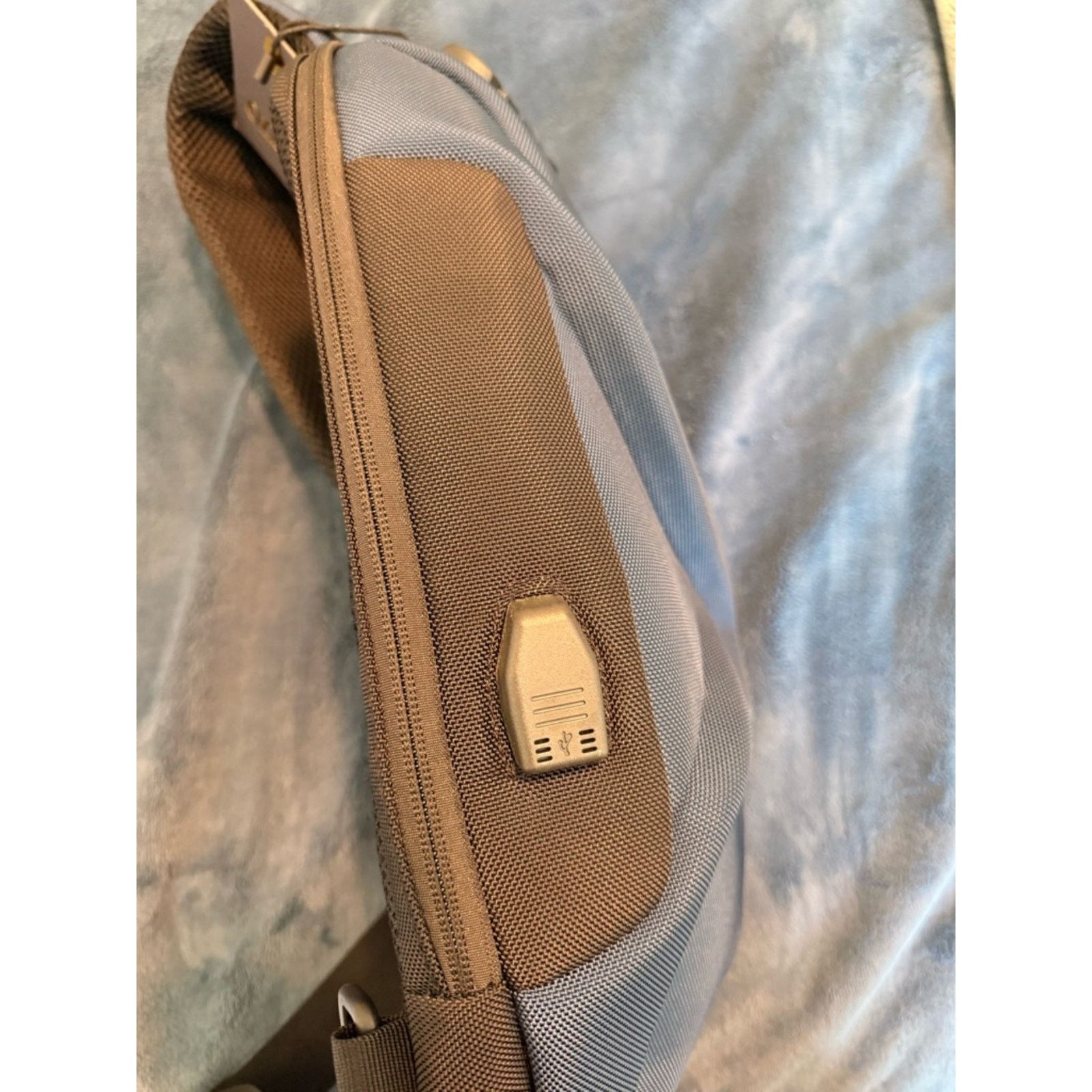 & Other Stories Navy Anti-Theft Sling Backpack for Men Size ONE SIZE - 4 Thumbnail