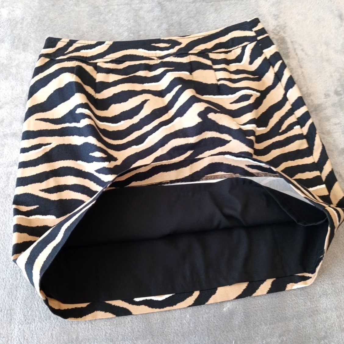 Talbots Talbots Skirt Petites 8P Beige Black Animal Print Knee Length Lined Pencil New Women Mens? Size 30" / US 8 / IT 44 - 5 Thumbnail