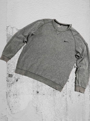 Nike Vintage 90s Nike Crewneck Sweatshirt Swoosh Sportswear Size US L / EU 52-54 / 3 - 1 Thumbnail