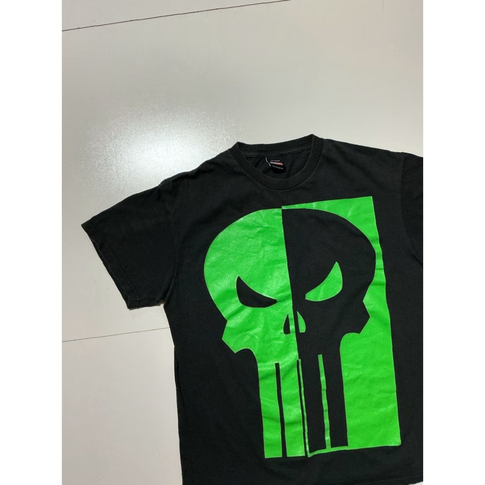 Vintage VINTAGE Marvel Comics Mad Engine The Punisher Skull Graphic Black S/S T-Shirt M Mens Size US M / EU 48-50 / 2 - 3 Thumbnail