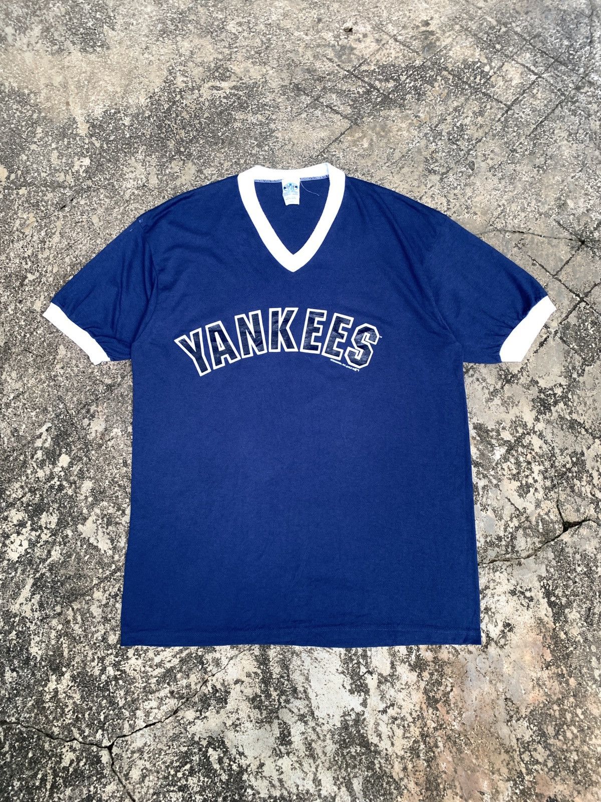 New York Yankees × Vintage 1995 New York Yankees MLB Art by MODAMANIA Spell Ringer Tee Size US L / EU 52-54 / 3 - 1 Thumbnail