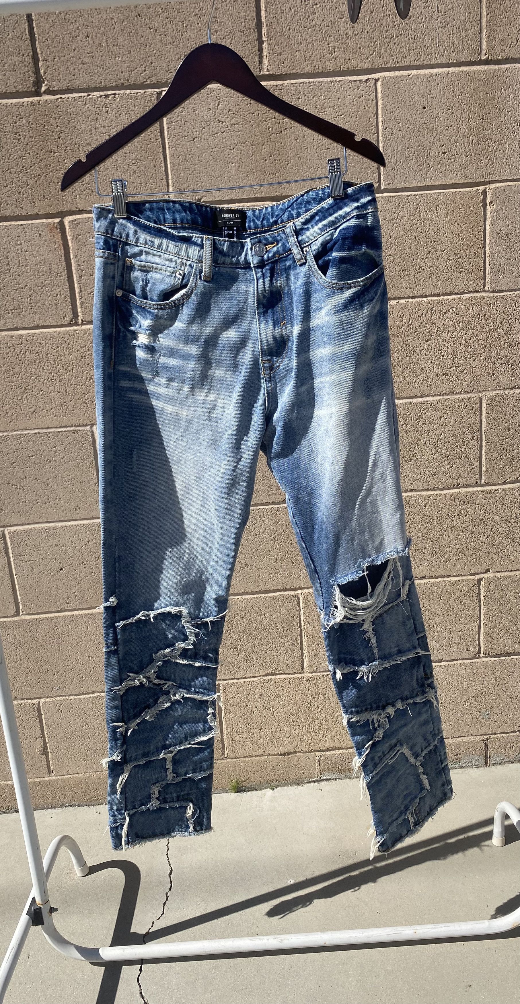 Forever 21 Forever 21 Stacked Distressed Denim Jeans 32x32 Size US 32 / EU 48 - 3 Thumbnail