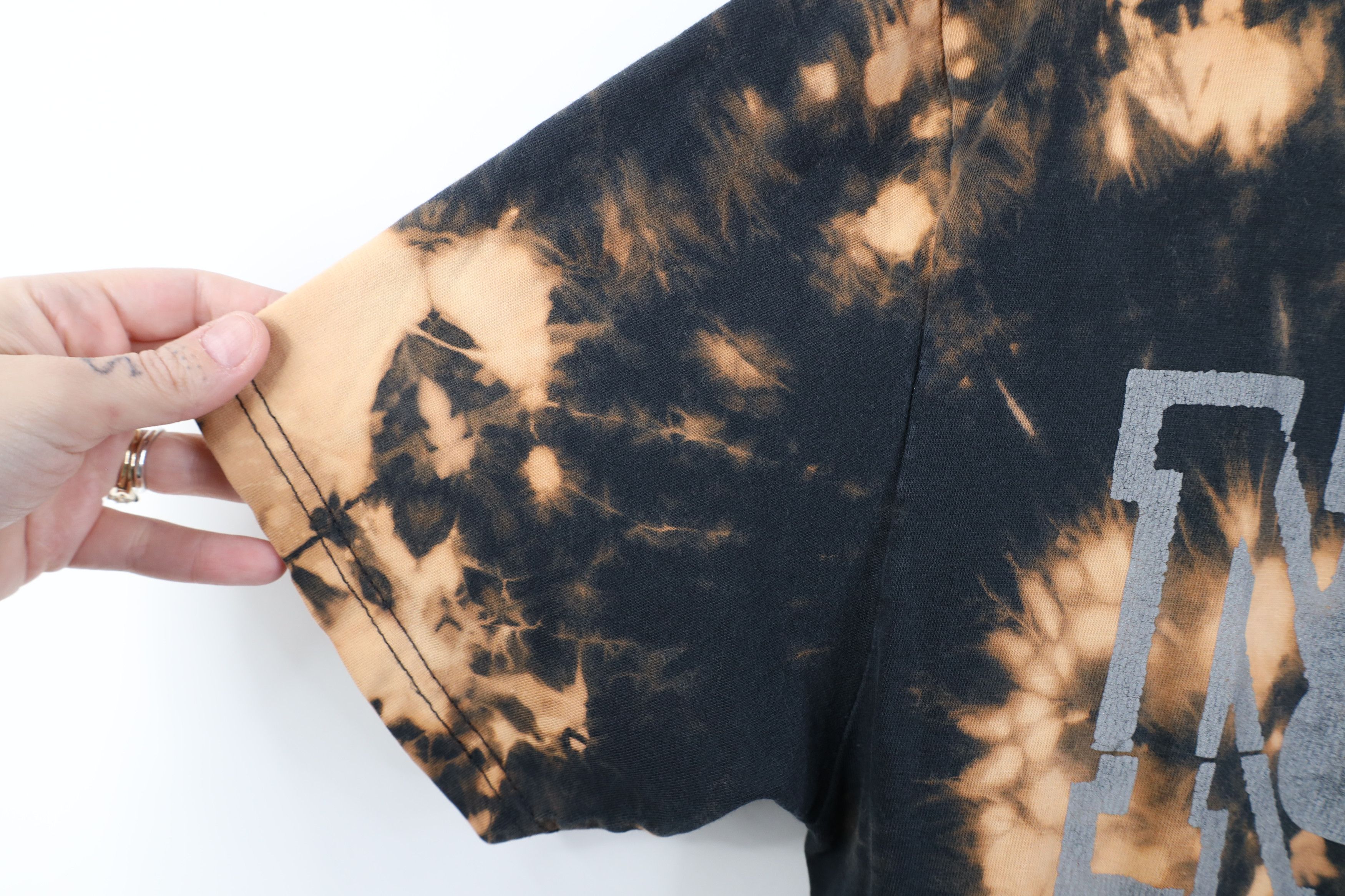 Nike Vintage Nike Big Swoosh NYC New York City Acid Wash T-Shirt Size US M / EU 48-50 / 2 - 6 Thumbnail