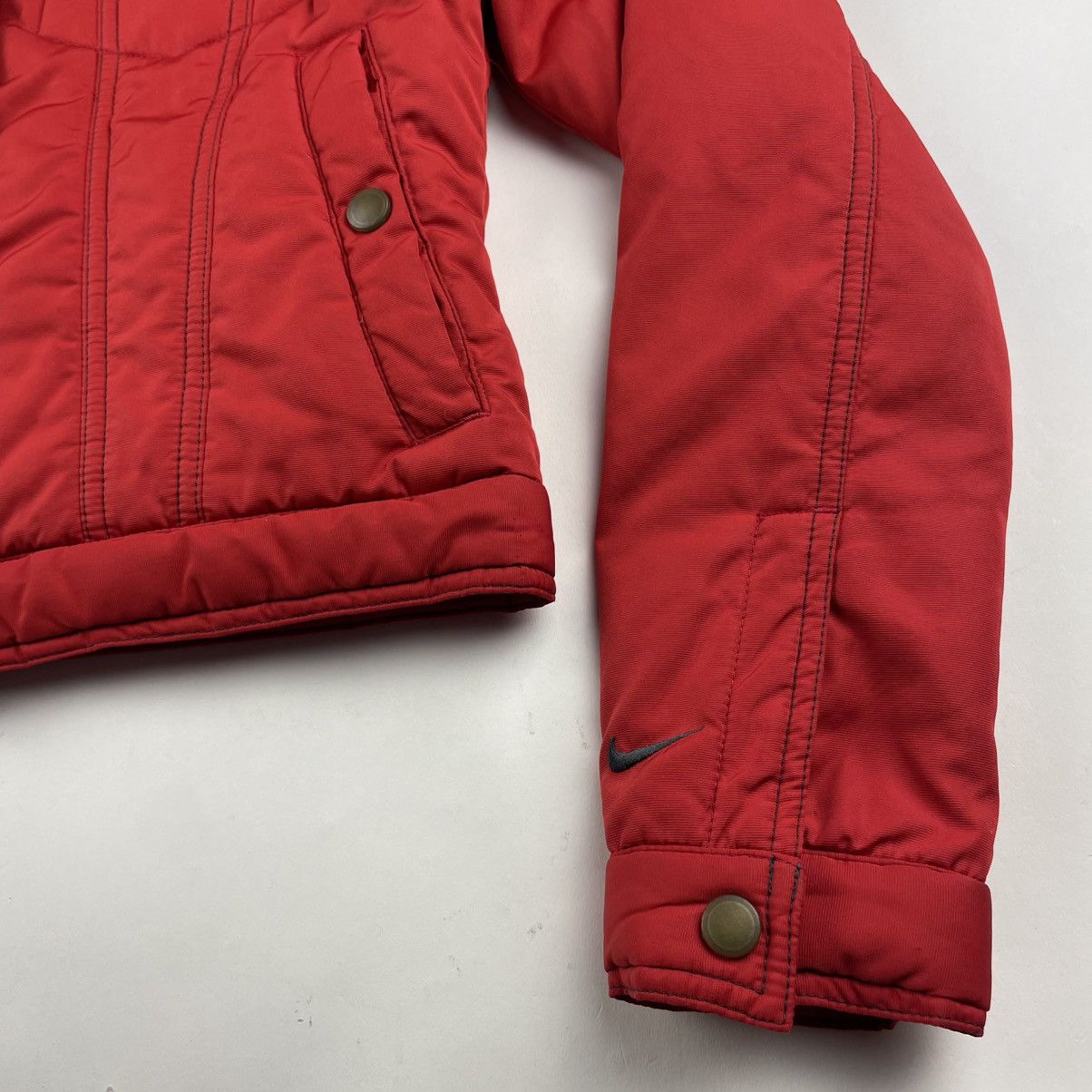 Nike Vtg Y2K Nike Red Quilted Down Puffer Trucker Jacket Womens Size S / US 4 / IT 40 - 2 Thumbnail