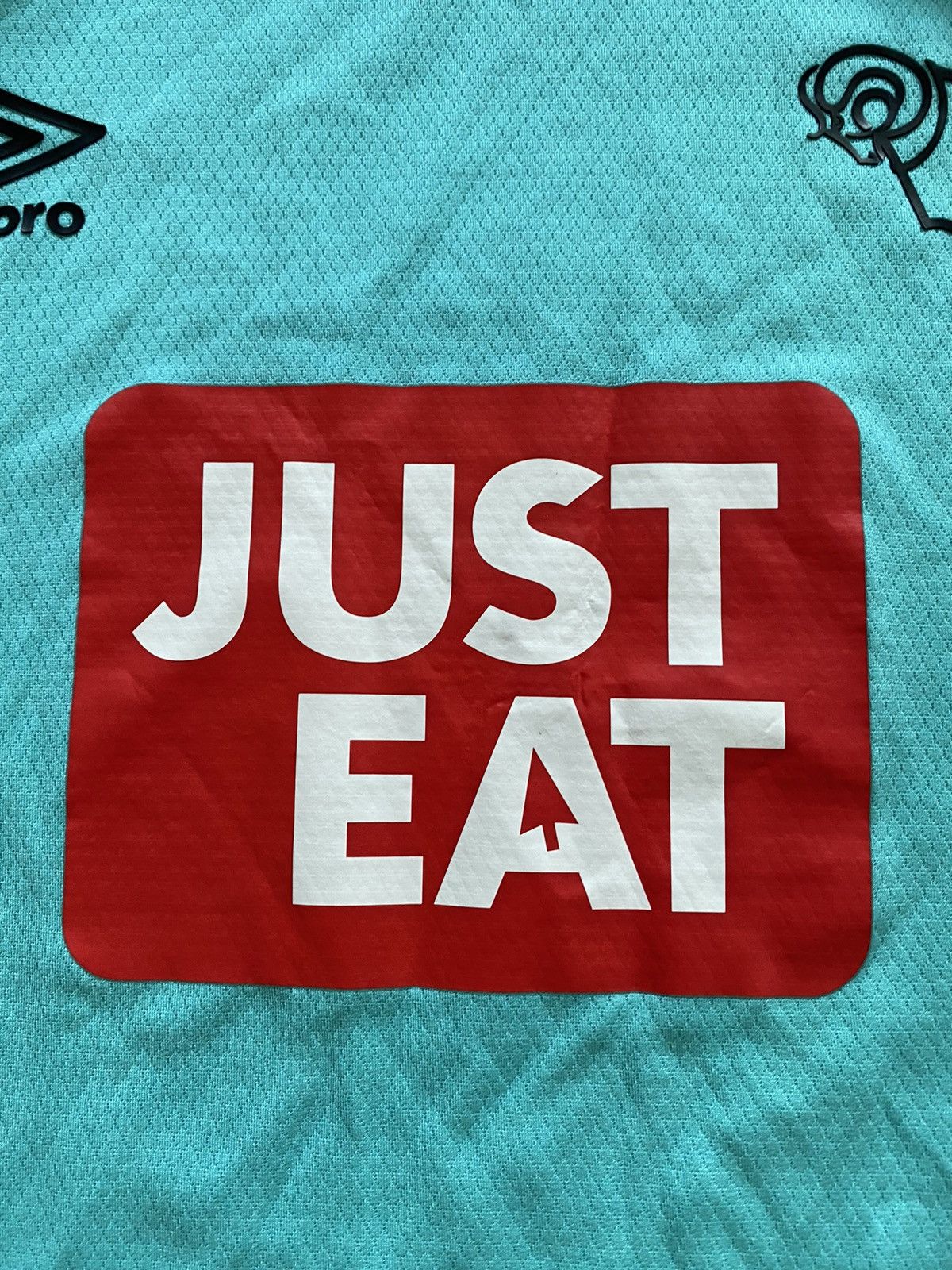 Umbro × Vintage Rare Umbro Derby County FC 2016-17 Third Soccer Jersey Size US L / EU 52-54 / 3 - 6 Thumbnail