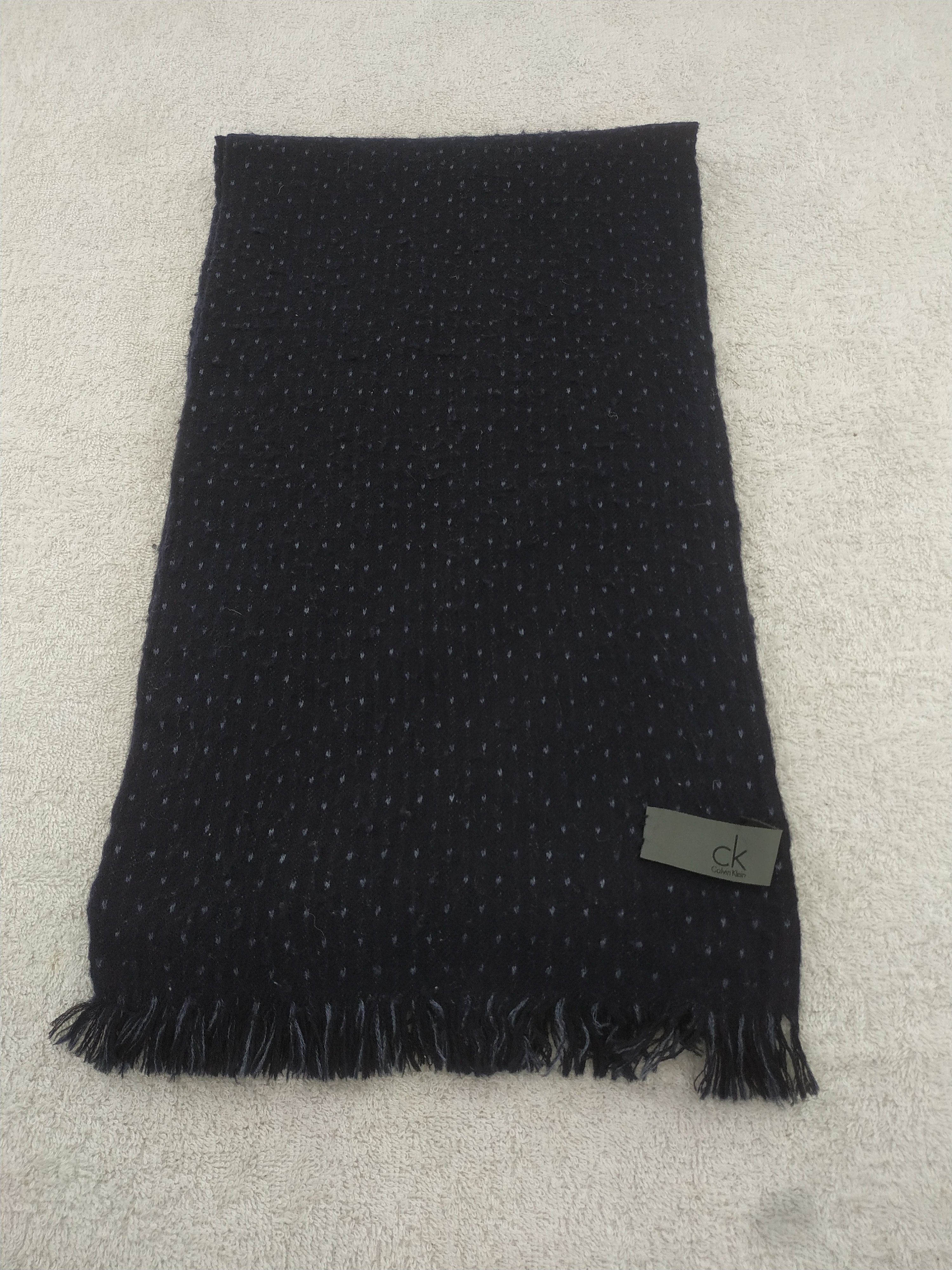 Calvin Klein Vintage Calvin Klein Scarf/Muffler/Neckwear MF196 Size ONE SIZE - 1 Thumbnail