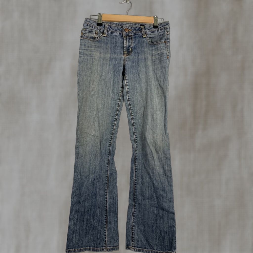 Vintage Seven7 Womens Size 30 Light Wash Flare Low Rise Jeans 33 Inseam Denim Blue Shirts? Size 30" / US 8 / IT 44 - 1 Thumbnail