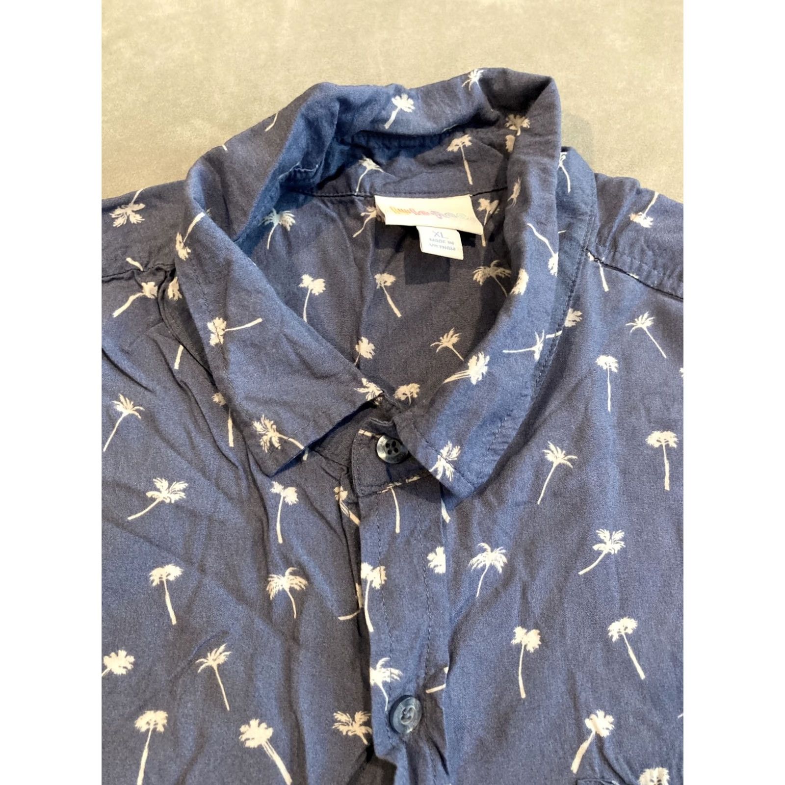 Vintage LuLaRoe Shirt XL Men Button-Up Short Sleeve Hawaiian Blue with Palm Trees Size US XL / EU 56 / 4 - 2 Thumbnail
