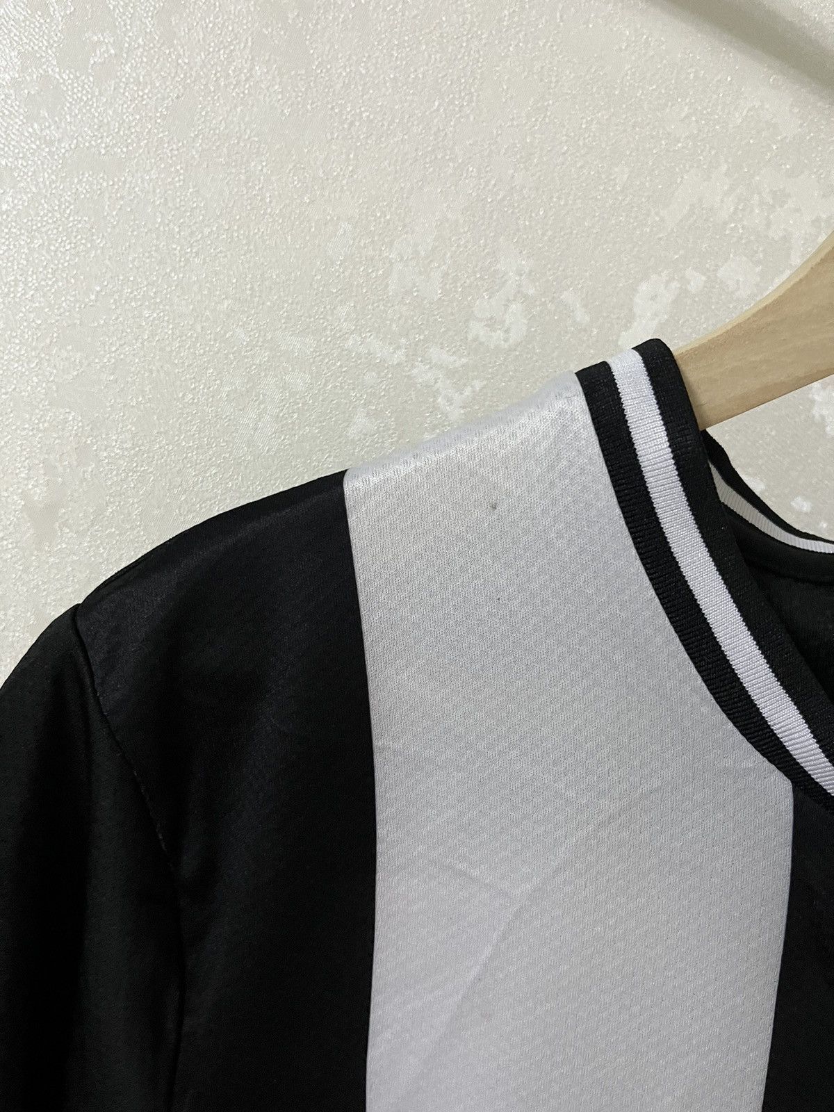 Puma Puma Newcastle Vintage 2019 Home Jersey Size US M / EU 48-50 / 2 - 4 Thumbnail