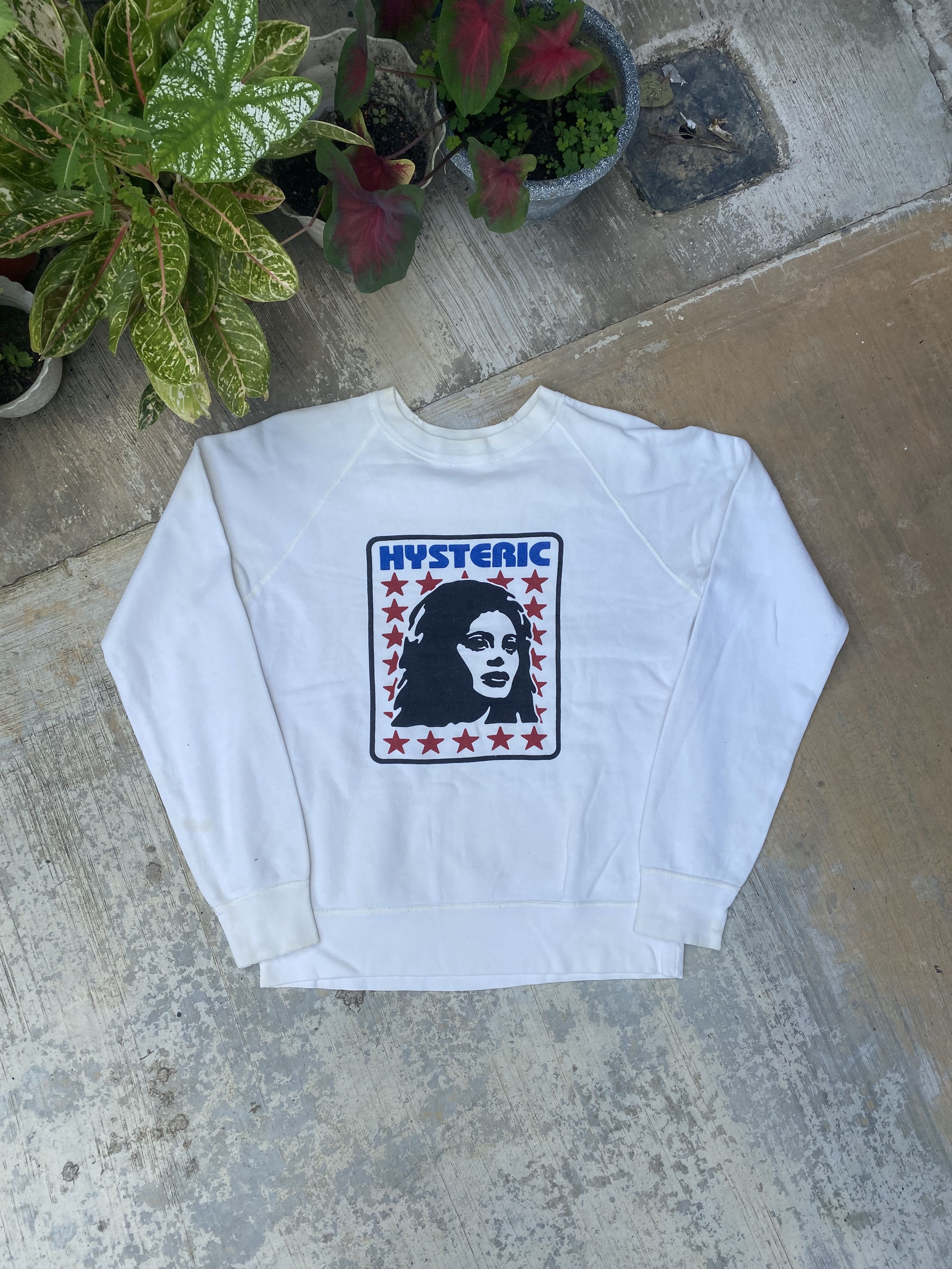 Hysteric Glamour Distressed Vintage Hysteric Glamour star crewneck sweatshirt Size M / US 6-8 / IT 42-44 - 1 Thumbnail