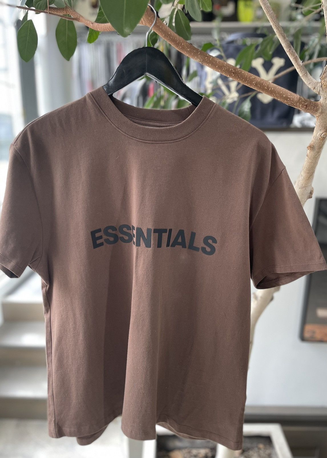Essentials × Fear of God Fear of God Essentials x SSENSE Boxy T-Shirt Applique Logo Size US XS / EU 42 / 0 - 1 Thumbnail