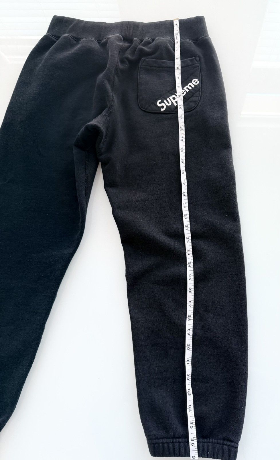 Supreme SS18 Corner Label Sweatpant – Black/White – Men's L