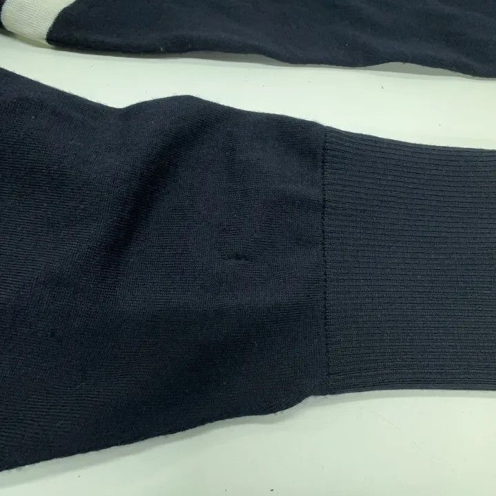 Thom Browne Thom Browne Classic V-Neck Wool Cardigan -2507 Size US M / EU 48-50 / 2 - 9 Thumbnail