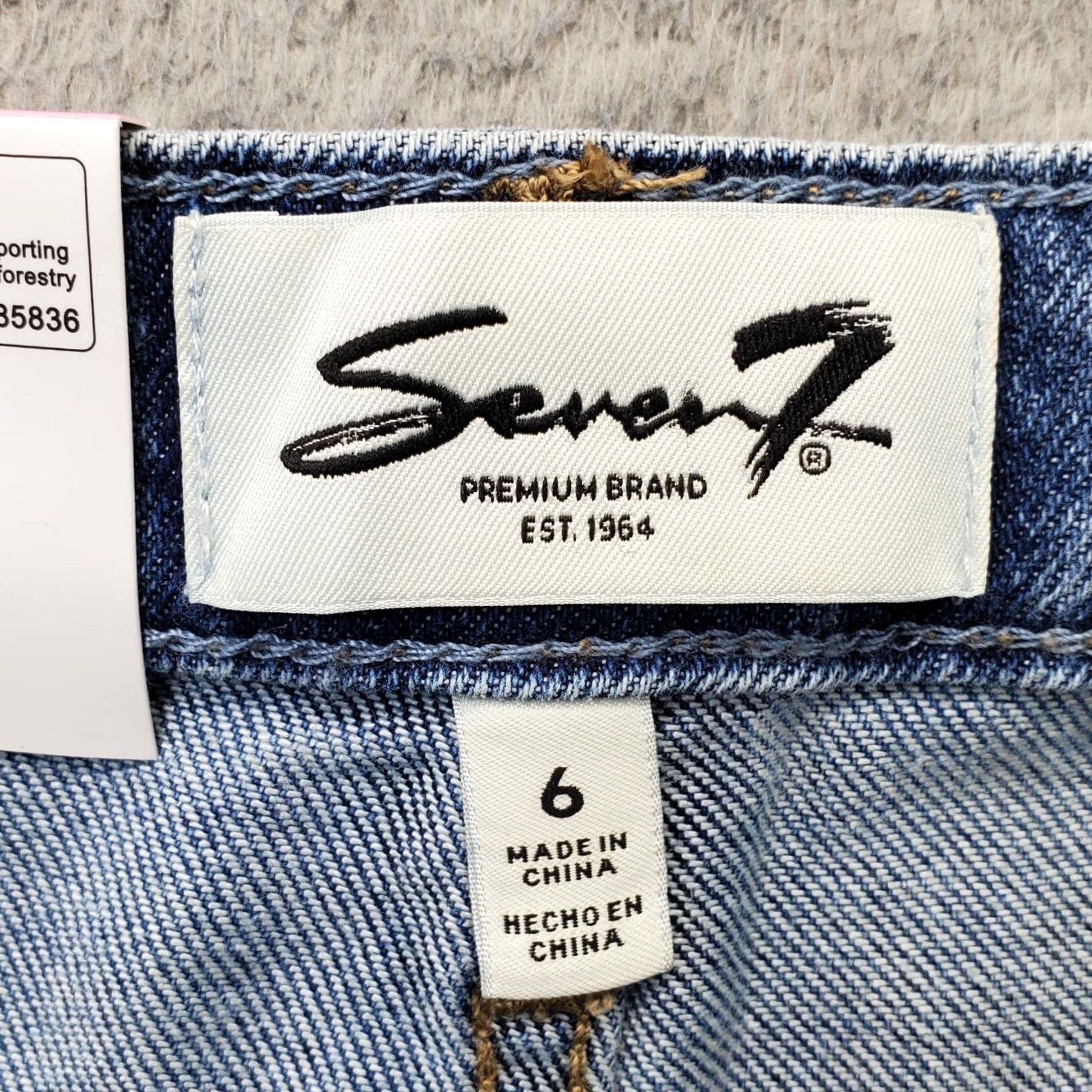 Vintage Seven7 Jeans Womens 6 Blue Denim Premium High Rise Loose Straight Leg MY10341DE Jeans Women Size 6 Blue 30.5 Inseam Regular Fit 31 Waist 5-Pocket NWT Size 28" / US 6 / IT 42 - 7 Thumbnail