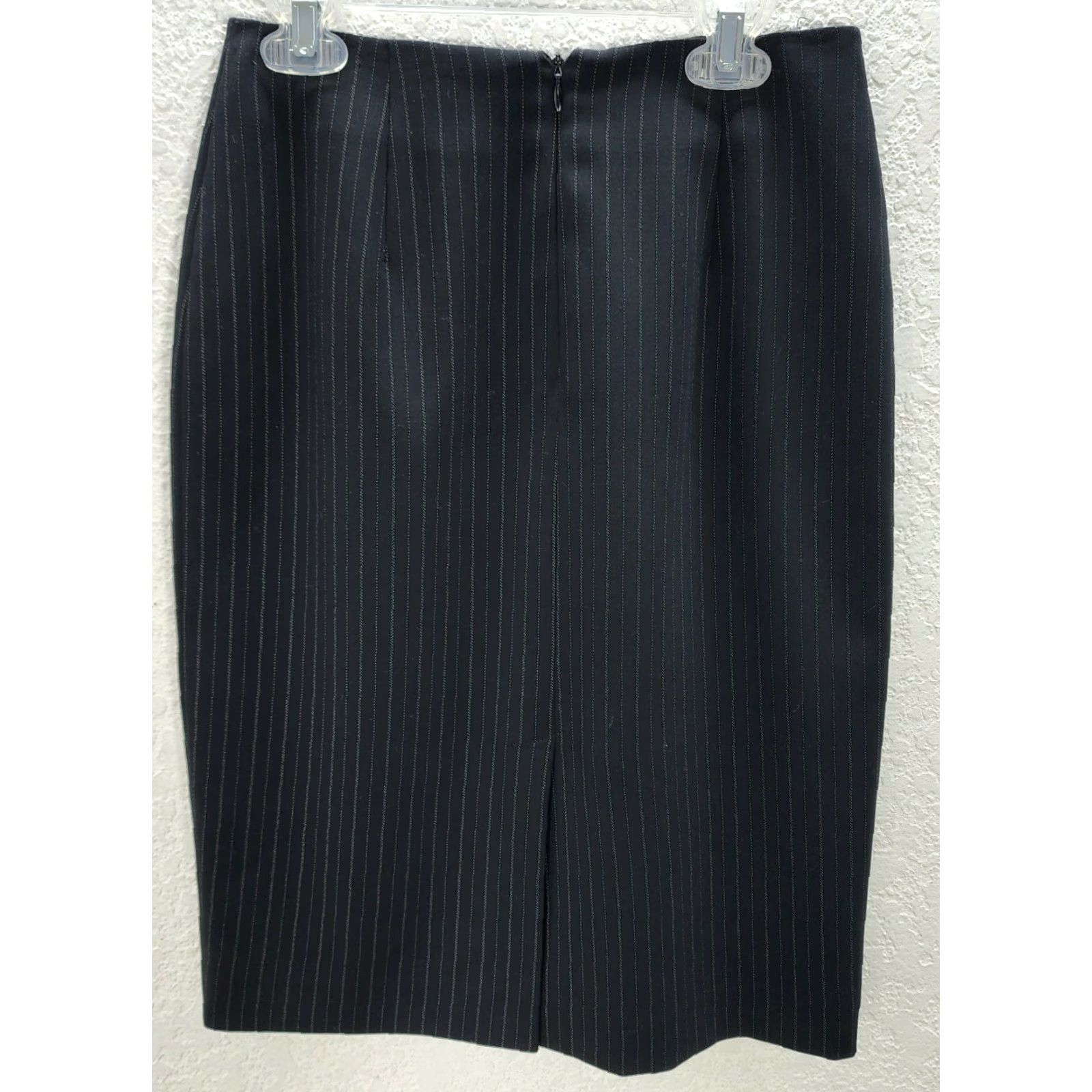 Vintage VINTAGE Women's Kate Hill Black Pencil Skirt Lined Above Knee Business Sz 2 Dress, 90s, Pinstripe, Polyester blend, Zip, Regular, Black, Womens, Skirt Size 26" / US 2 / IT 38 - 3 Thumbnail
