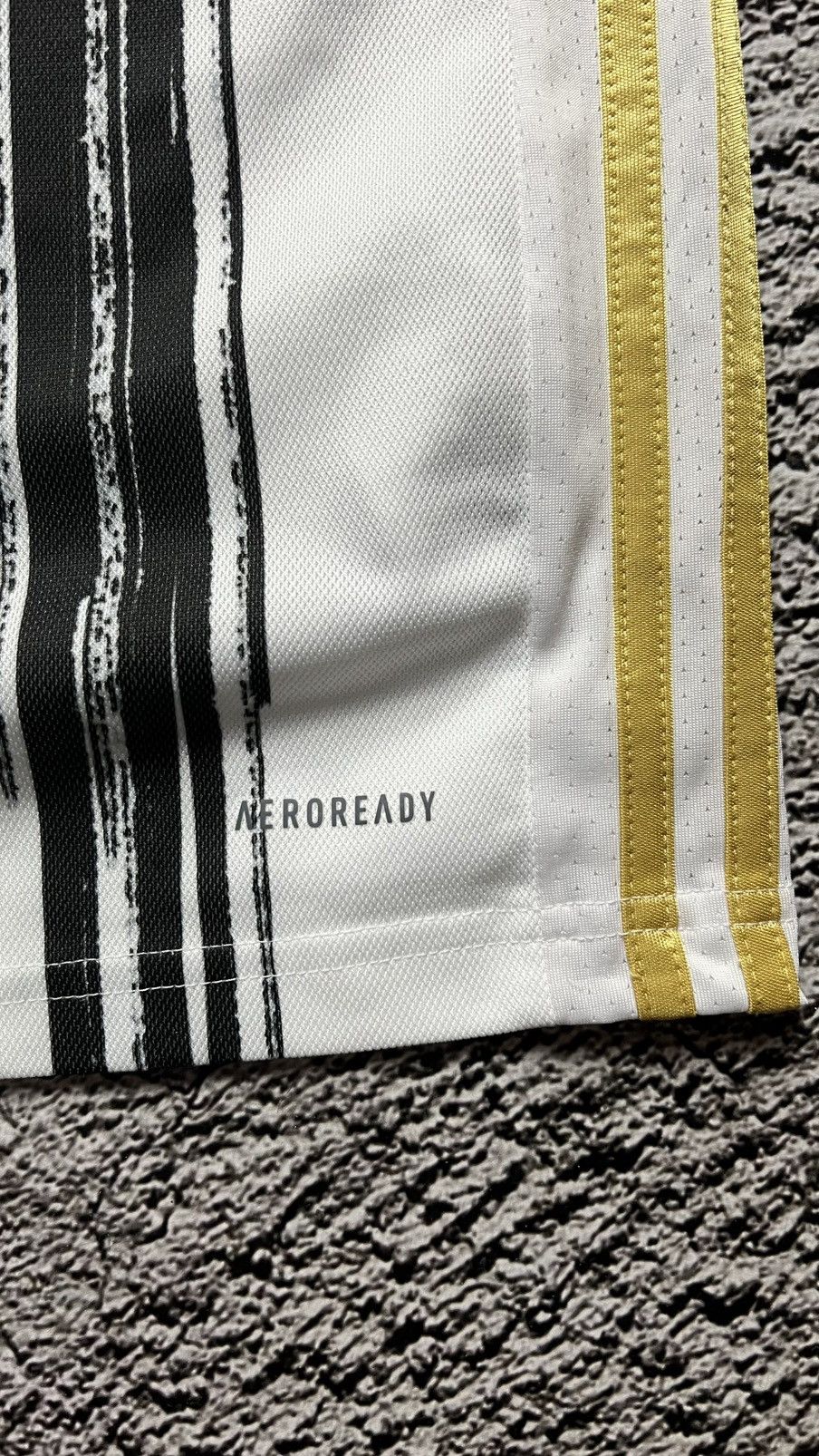 Adidas 2020-2021 FC Juventus italy 🇮🇹 adidas jersey jeep Size US L / EU 52-54 / 3 - 4 Thumbnail