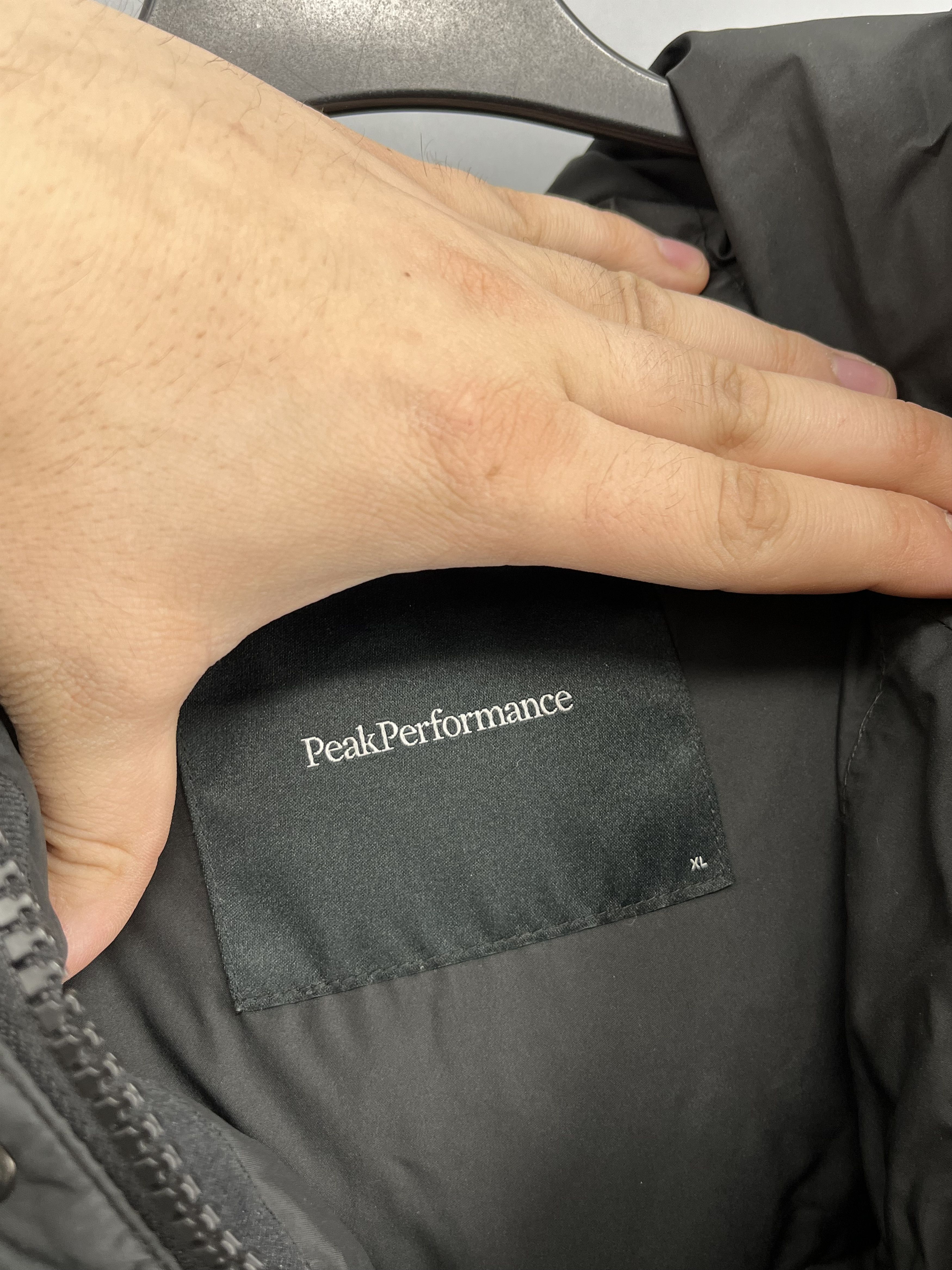 Peak Performance Peak Performance Men's Duck Down Puffer Jacket Black Hooded Size US XL / EU 56 / 4 - 9 Thumbnail