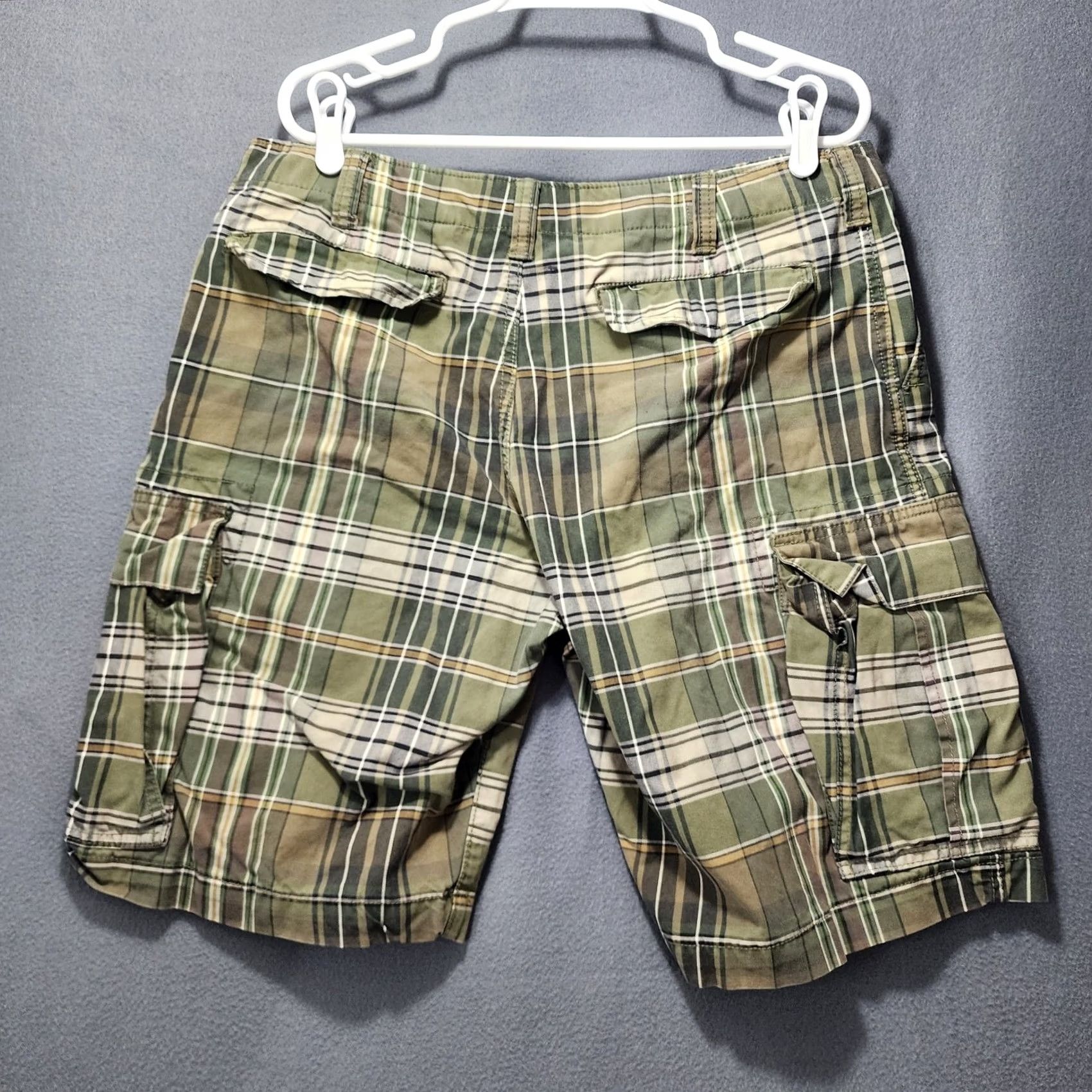Eddie Bauer Eddie Bauer Mens Shorts Cargo 36x10 Green Plaid Cotton Cargo Pocket 36 Mens Size US 36 / EU 52 - 2 Thumbnail