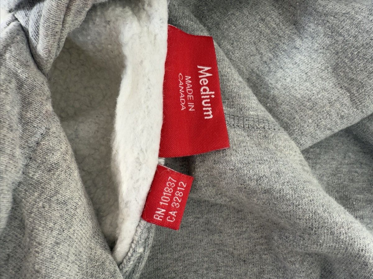 Supreme Supreme SS17 Grey Green Chenille Arc Logo Hoodie Size US M / EU 48-50 / 2 - 5 Thumbnail
