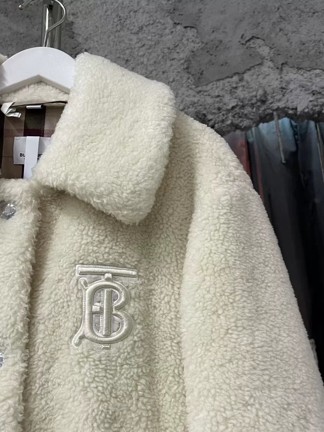 Burberry Burberry White Embroidered TB Teddy Coat Size US S / EU 44-46 / 1 - 5 Thumbnail