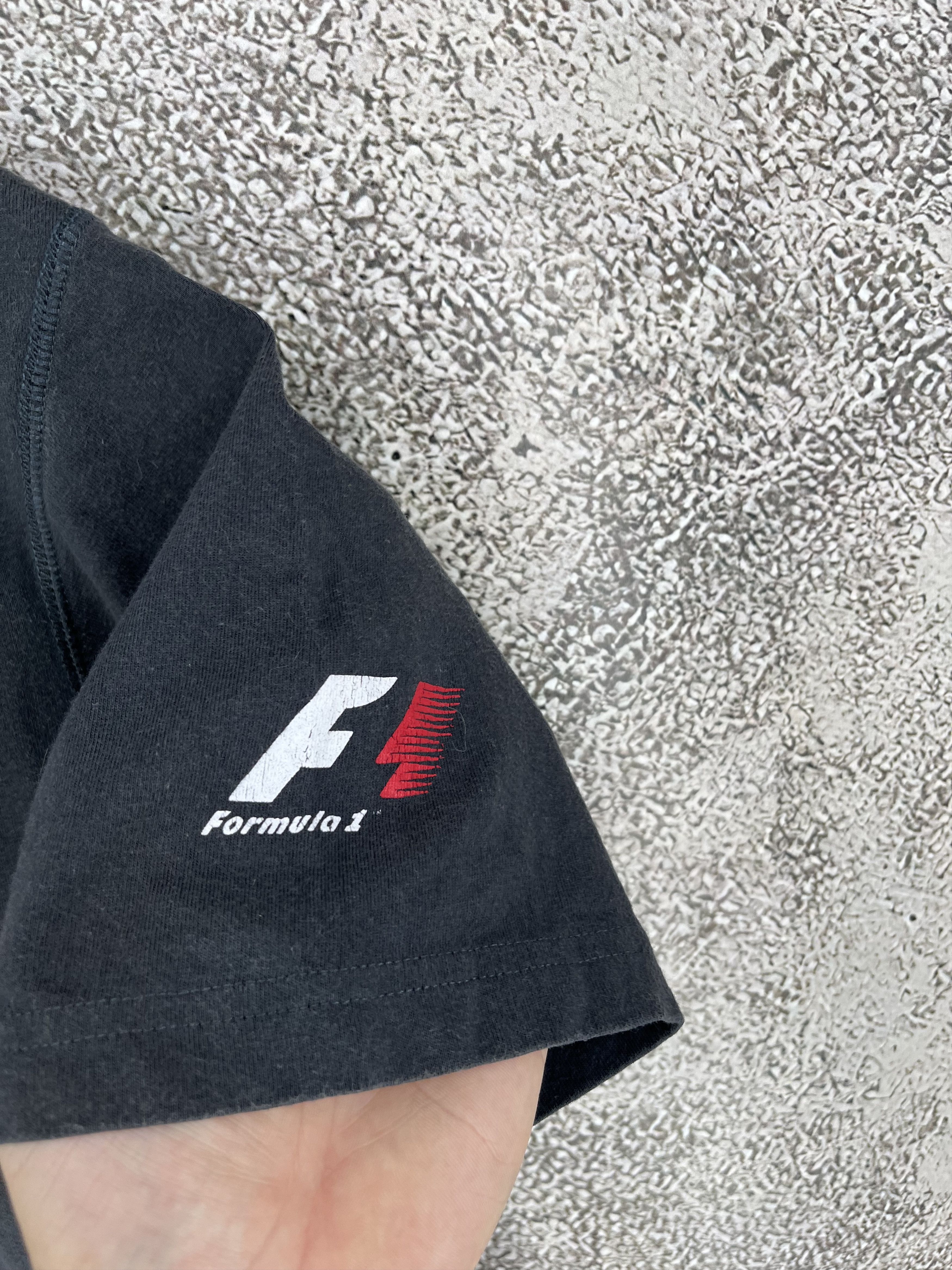 Vintage Formula 1 Mens T-Shirt 2009 Jenson Button Year XL Black BNWT Size US L / EU 52-54 / 3 - 7 Thumbnail