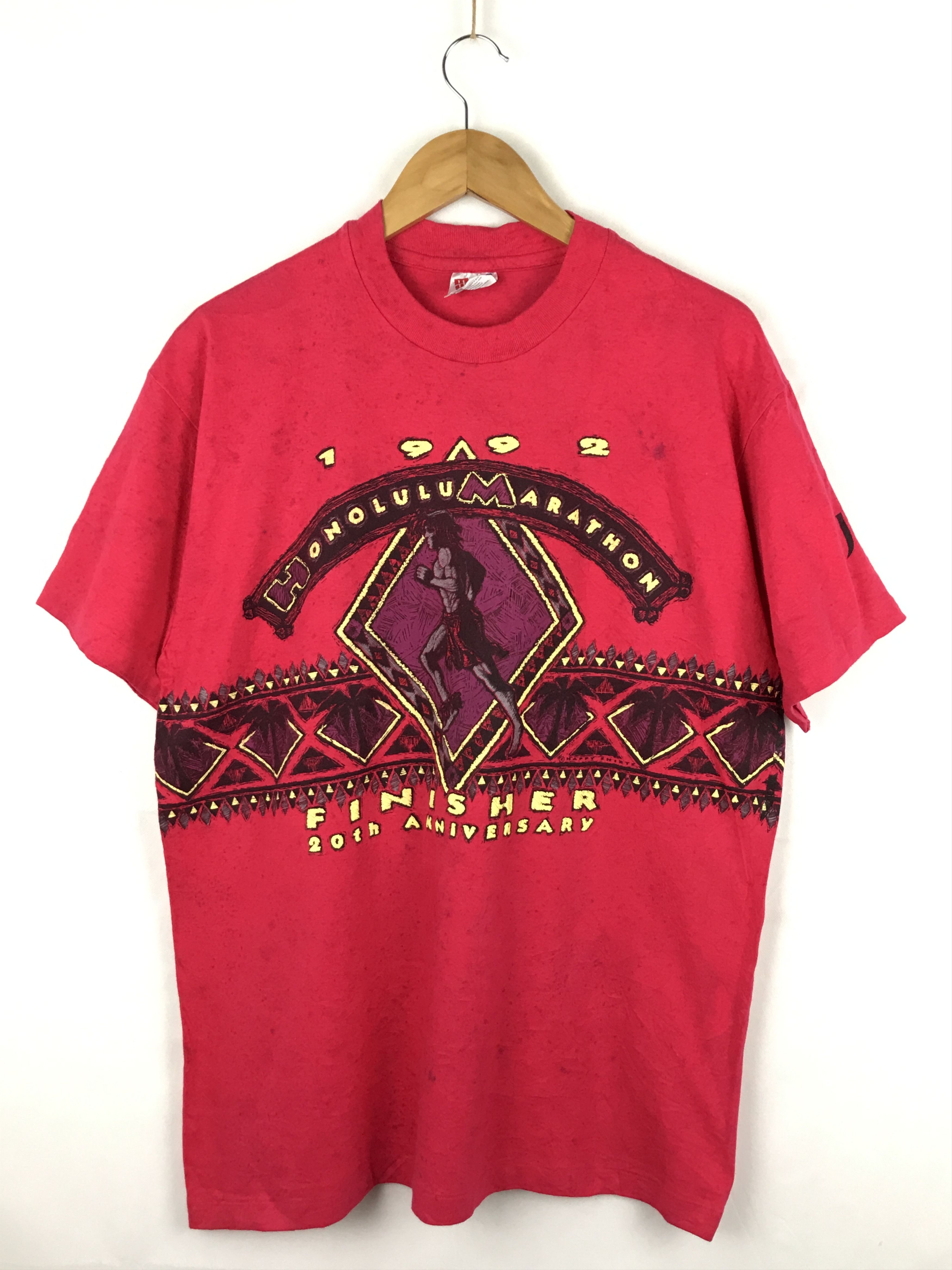 image of Vintage Honolulu Marathon Hanes in Red, Men's (Size Large)