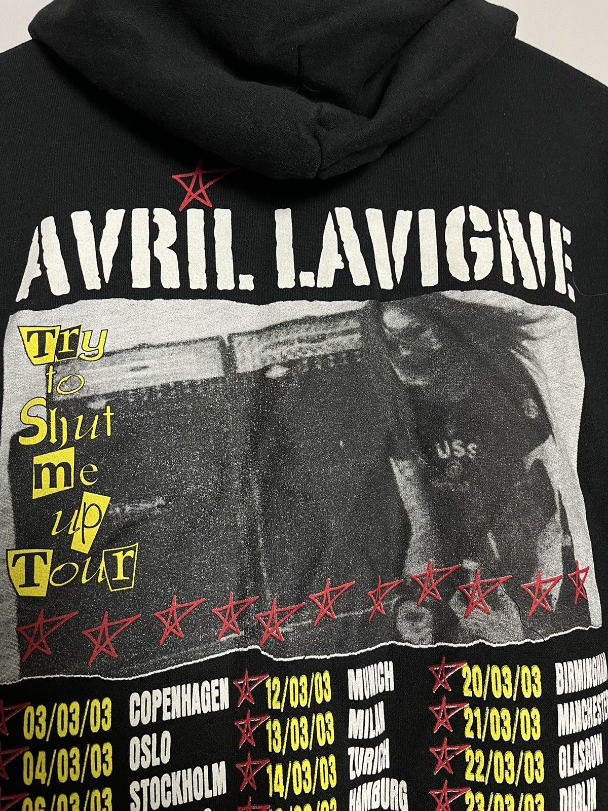 Band Tees 🔥SUPER RARE🔥 Avril Lavigne 2003 Try To Shut Me Up hoodie Size US L / EU 52-54 / 3 - 7 Thumbnail