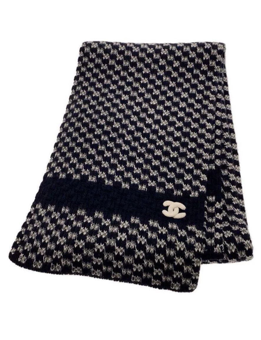 Chanel Chanel Cashmere Scarf with Box Size ONE SIZE - 1 Thumbnail