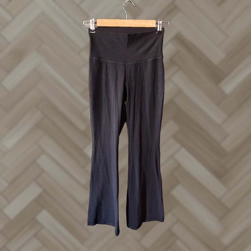 Vintage TnAction Womens Black Leggings Flared Size S Yoga Activewear 27 inch Inseam Ladies Flared Ankle Regular Capris? Size 28" / US 6 / IT 42 - 1 Thumbnail