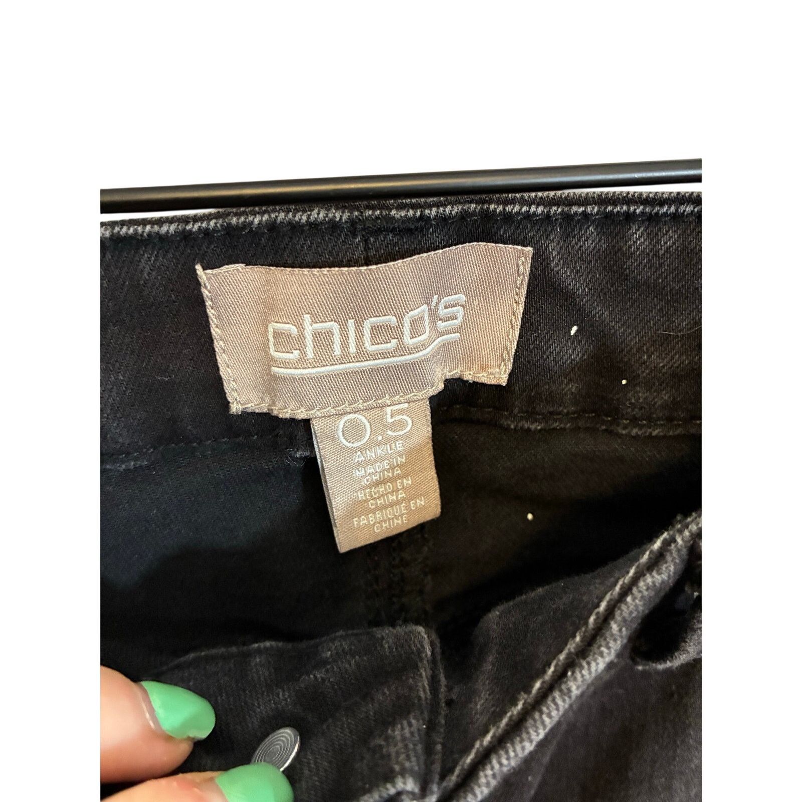 Chicos Chico’s Girlfriend Straight Ankle Jeans Black Womens 0.5/6 Size 28" / US 6 / IT 42 - 5 Thumbnail