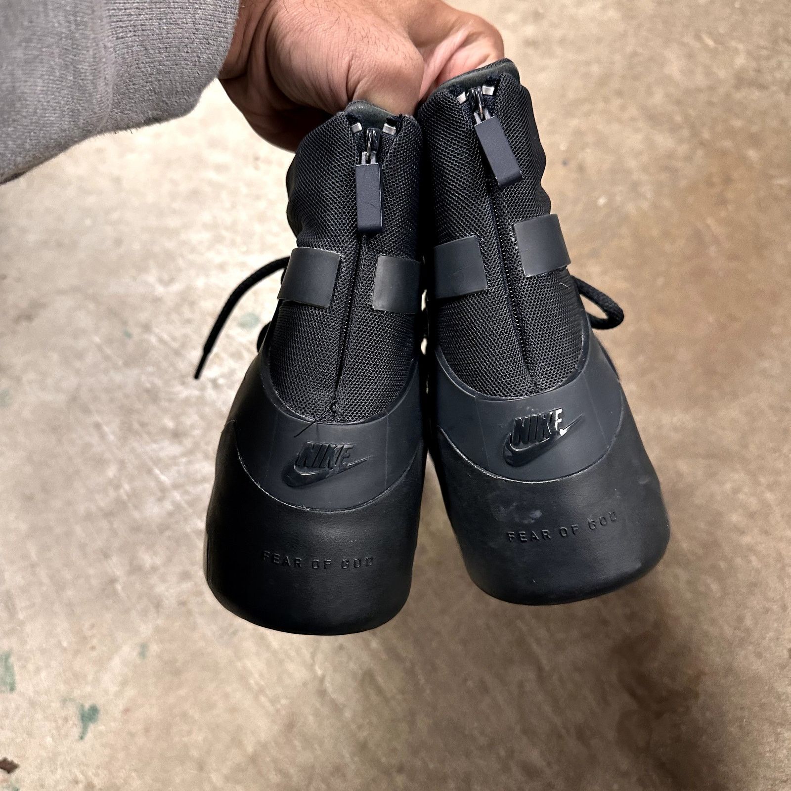 Fear of God × Nike Nike x Fear of God 1s Triple Black Size US 8.5 / EU 41-42 - 4 Thumbnail