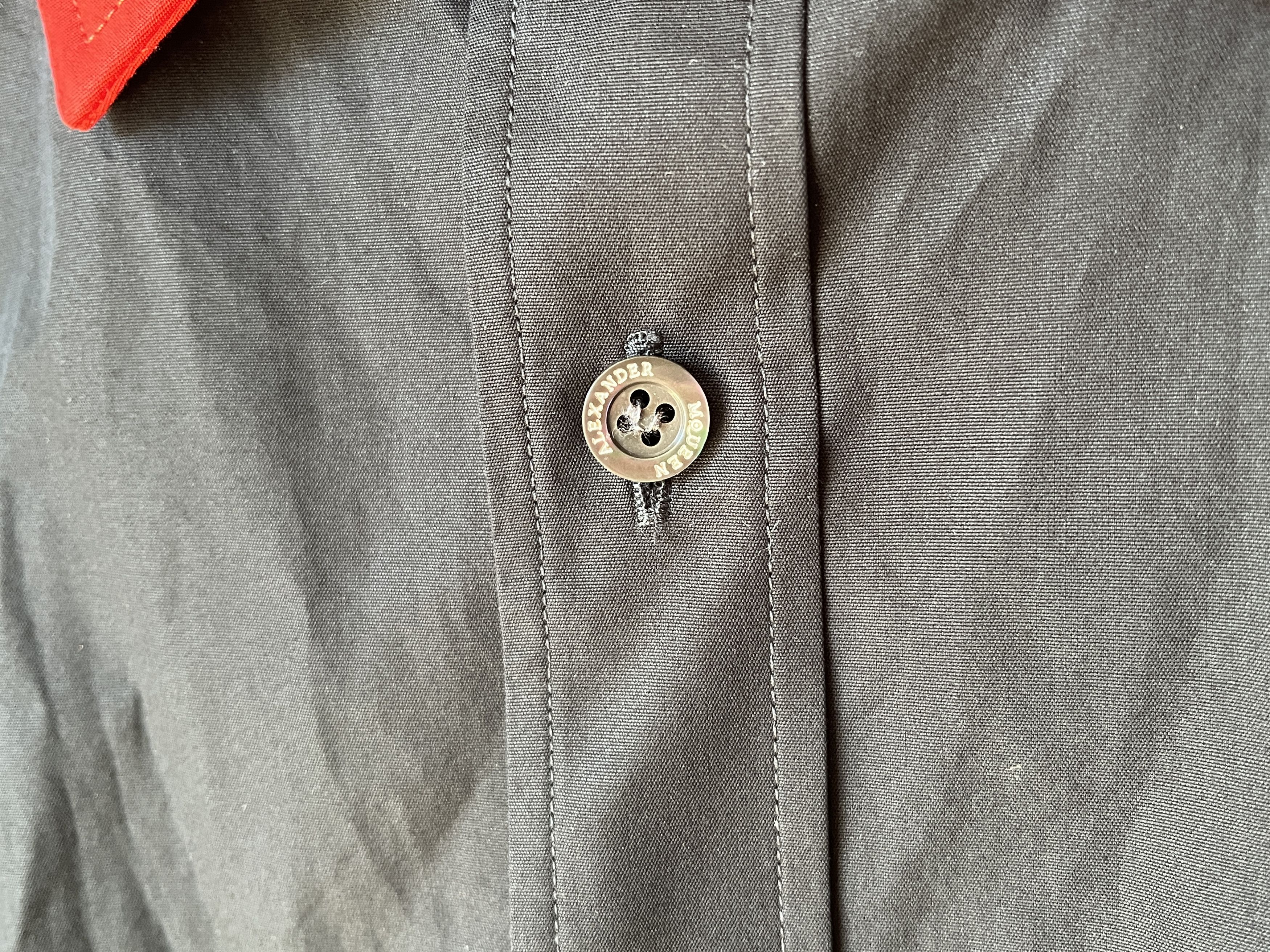 Alexander McQueen Alexander McQueen Cotton Shirt. Small. Black & Red Size US XS / EU 42 / 0 - 7 Thumbnail