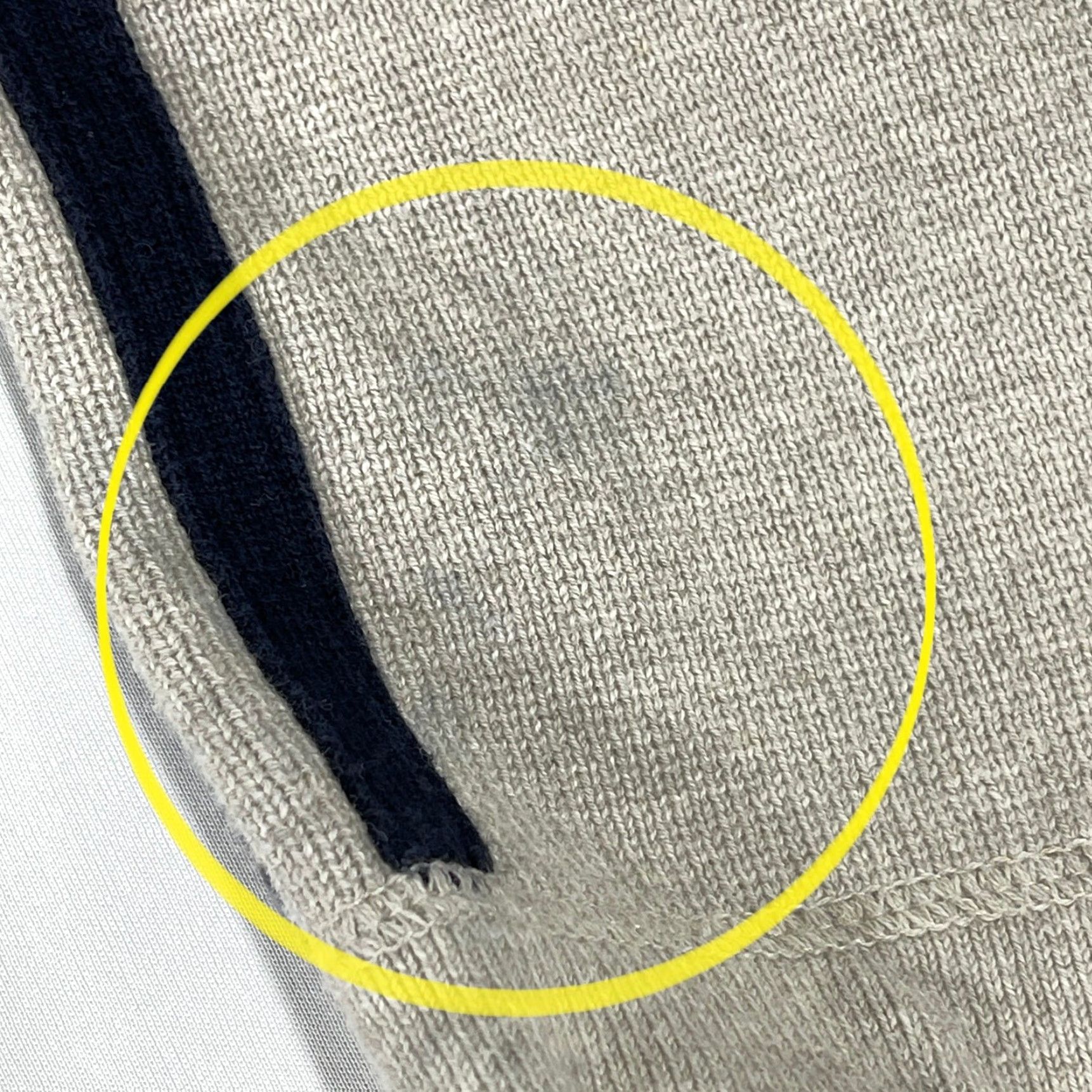 Eddie Bauer VINTAGE Eddie Bauer Sweater Men L Beige Blue 100% Cotton Preppy 90s STAIN Size US L / EU 52-54 / 3 - 6 Thumbnail