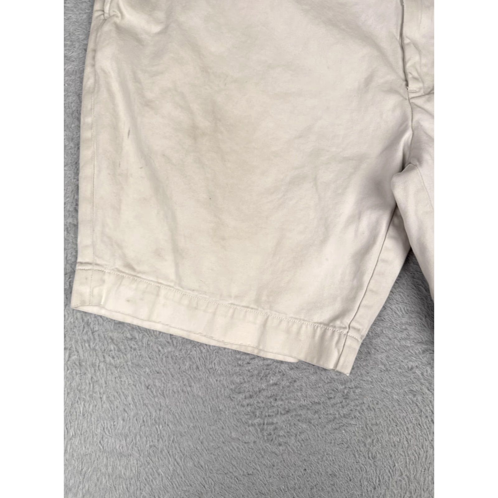 Polo Ralph Lauren **Ralph Lauren Men's Beige Classic Fit 9" Chino Shorts** User: Ralph Lauren Men's Beige Classic Fit 9" Chino Shorts Size US L / EU 52-54 / 3 - 3 Thumbnail
