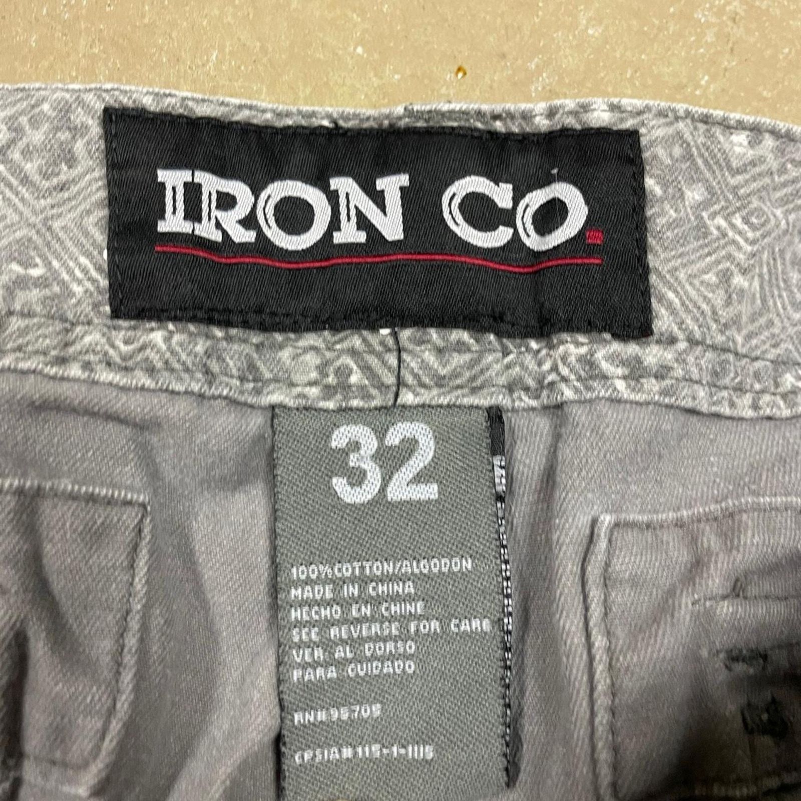 & Other Stories Iron Co. grey cargo shorts Size 32 Size US 32 / EU 48 - 2 Thumbnail