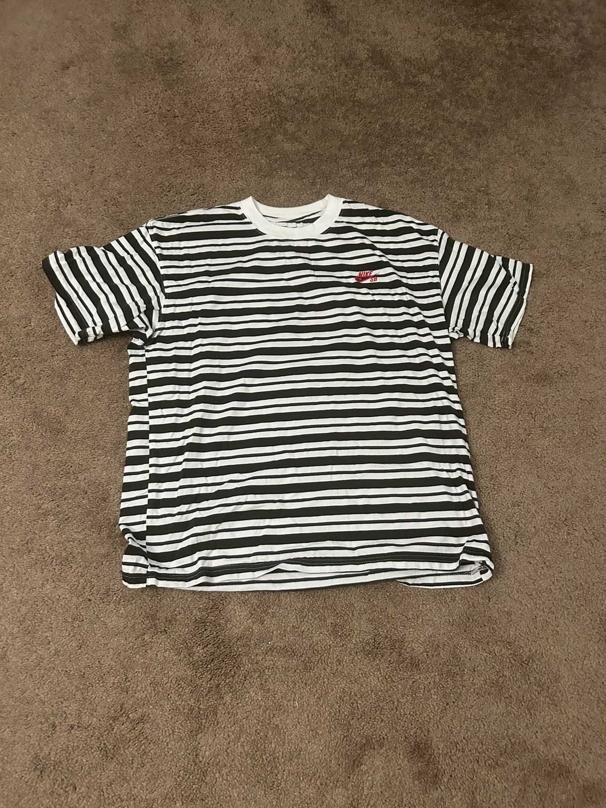 Nike SB Nike SB tee Size US L / EU 52-54 / 3 - 1 Thumbnail