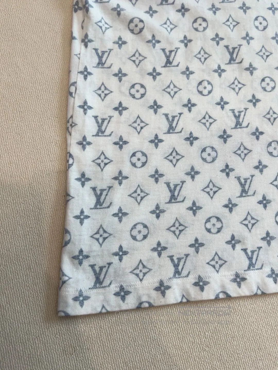 Louis Vuitton Louis Vuitton White Monogram Short-Sleeve T-Shirt. Size US M / EU 48-50 / 2 - 4 Thumbnail