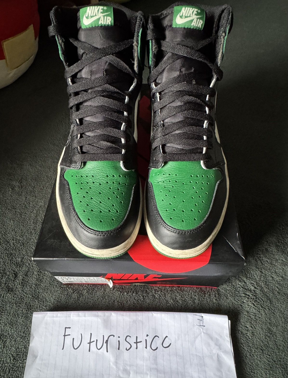 Jordan Brand × Nike Jordan 1 Retro Pine Green Size US 11.5 / EU 44-45 - 2 Thumbnail