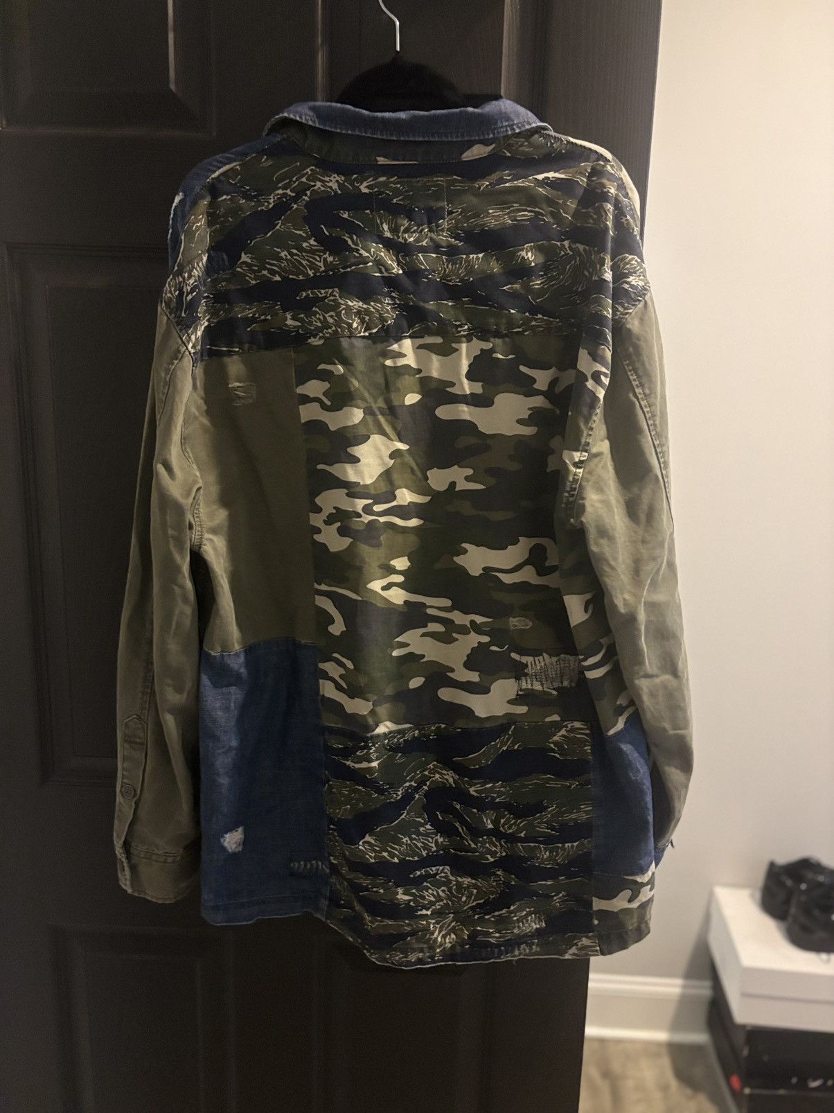 True Religion True Religion Distressed Western camo patch work shirt Size US XL / EU 56 / 4 - 2 Thumbnail