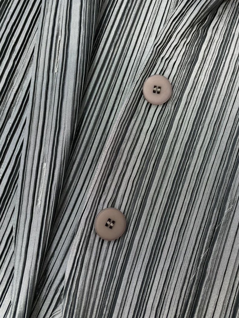 Issey Miyake Issey Miyake size:2 A grey main line glossy fabric flower Size M / US 6-8 / IT 42-44 - 8 Thumbnail