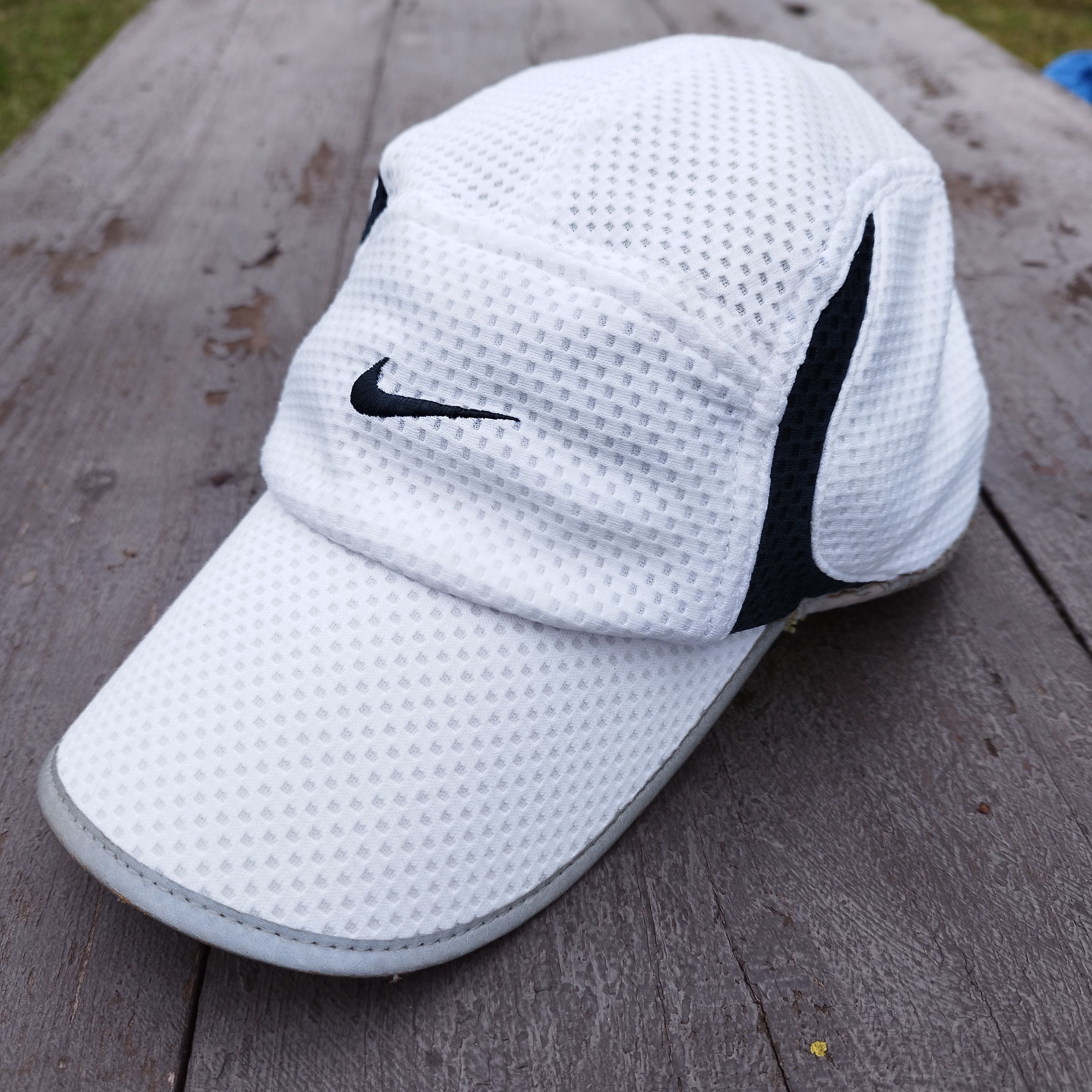 Nike Nike Mesh Running Cap Adjustable High-Visibility Ultralight Size ONE SIZE - 2 Thumbnail