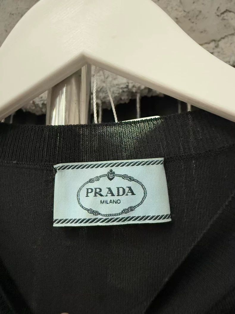 Prada Prada Size 38 Knitted long sleeves size 38 2502-Nextarrow Size US XXS / EU 40 - 6 Thumbnail