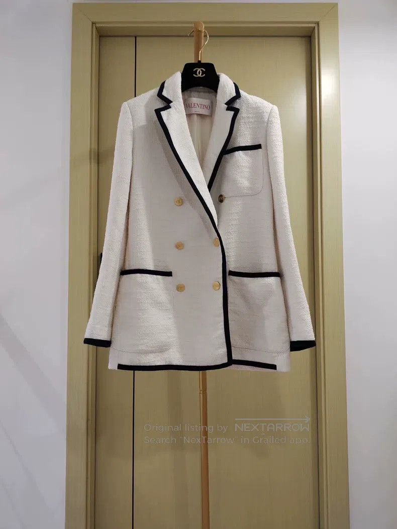 Valentino Valentino Wool gold buckle small fragrant jacket Size M / US 6-8 / IT 42-44 - 1 Thumbnail