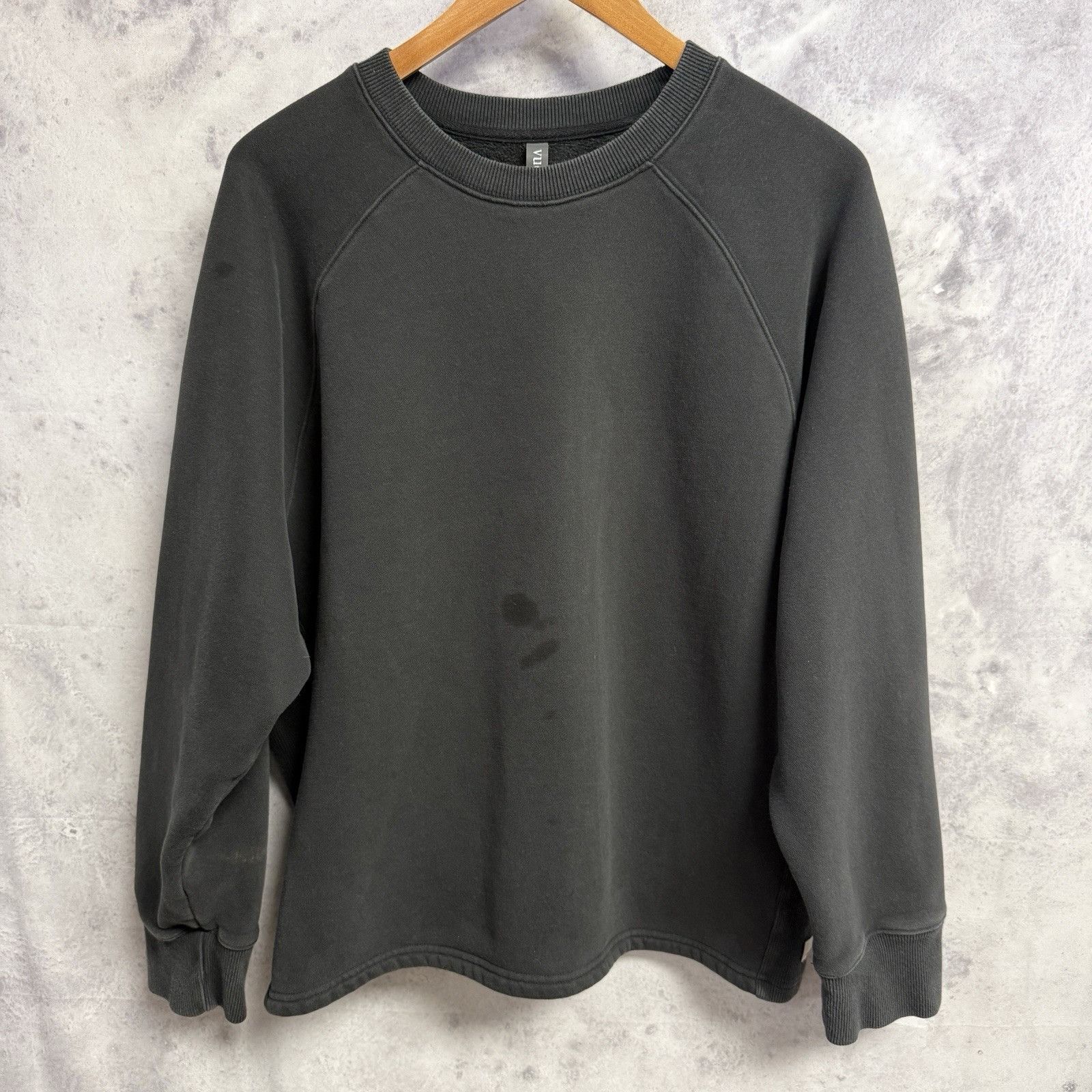 Vuori Vuori Sweatshirt Black Crew Neck Size Large Organic Cotton Size US L / EU 52-54 / 3 - 1 Thumbnail