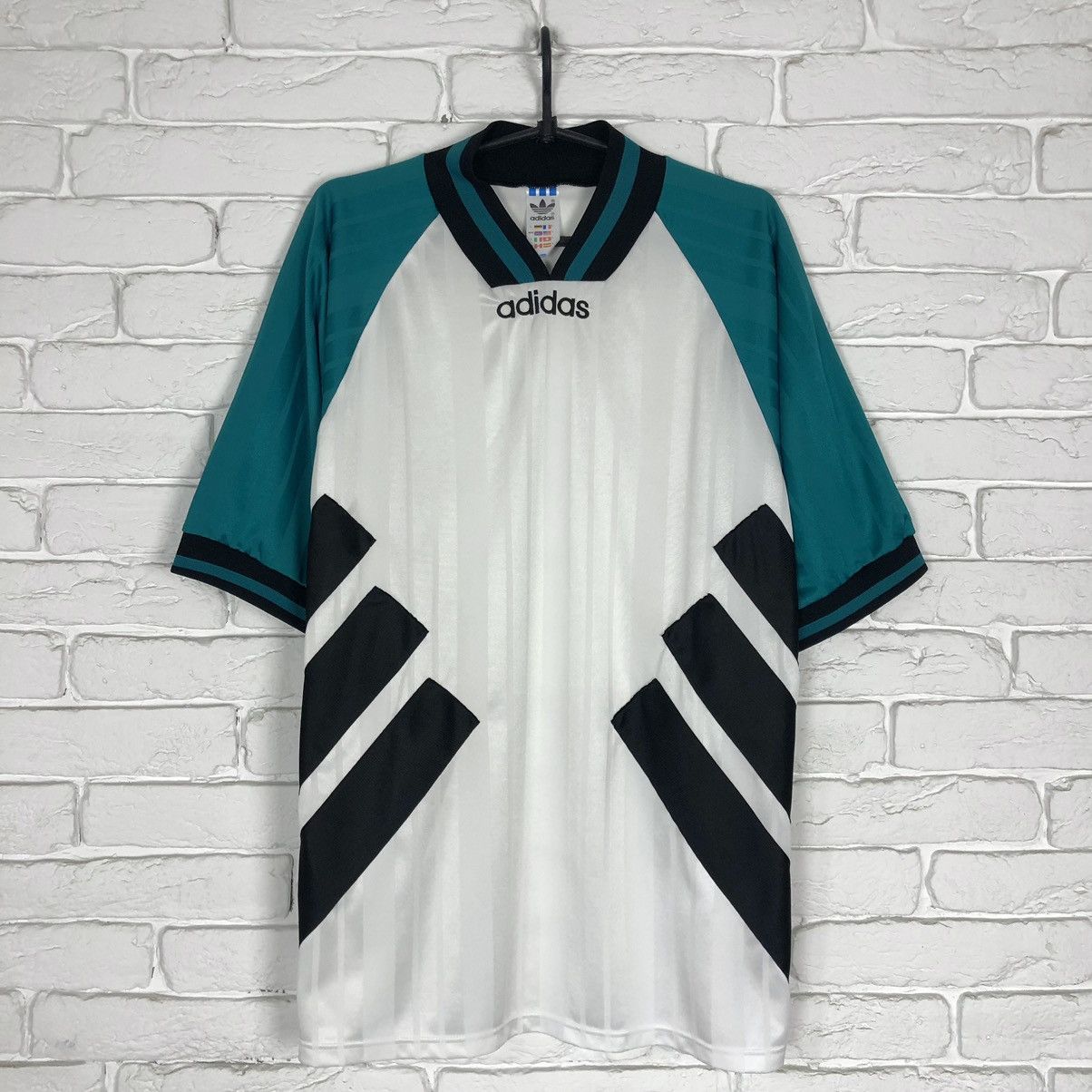 Adidas Adidas vintage soccer jersey like Liverpool 1993 Size US L / EU 52-54 / 3 - 1 Thumbnail