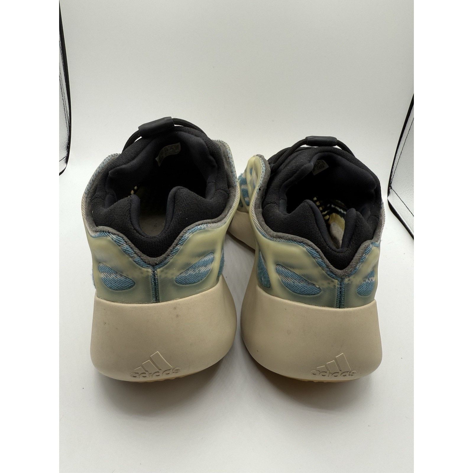 Adidas Size 13 - adidas Yeezy 700 V3 Kyanite Size US 13 / EU 46 - 4 Thumbnail